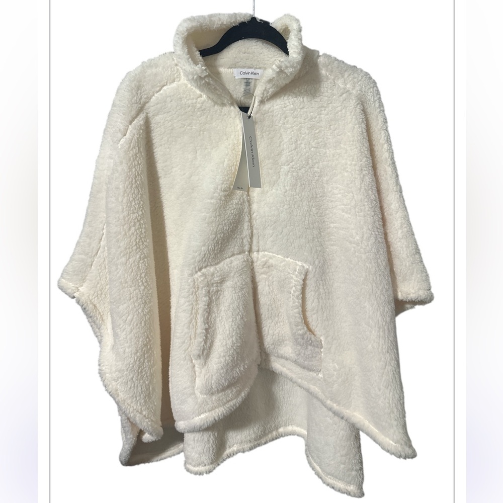Calvin Klein Faux Fur Cream Color Poncho 1SZ‎ NWT